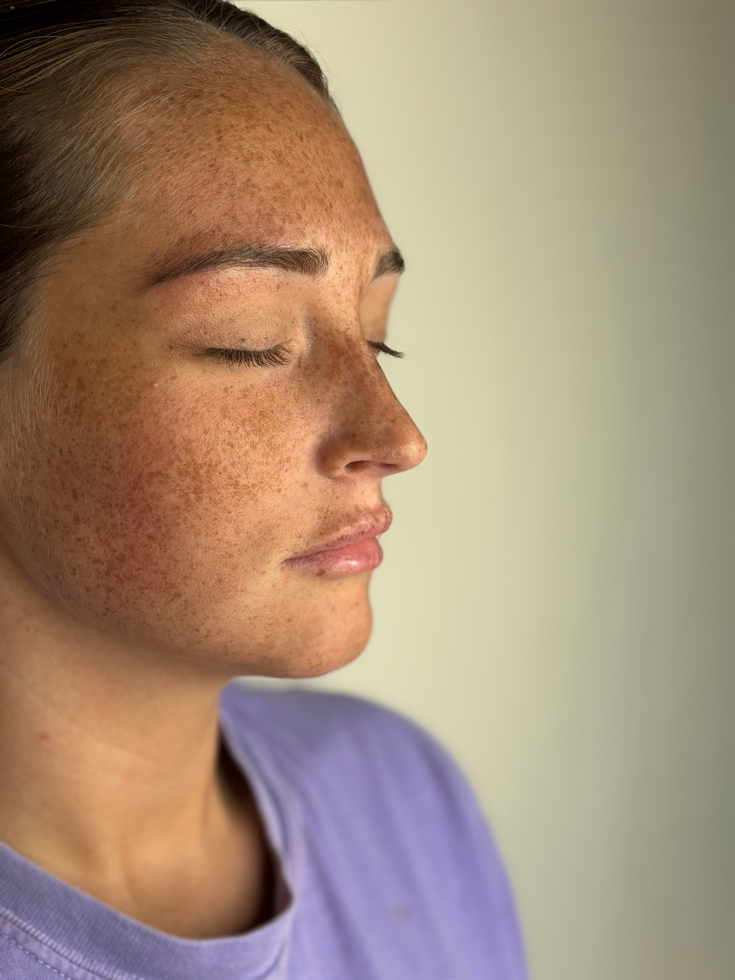 Client right profile after powder brows